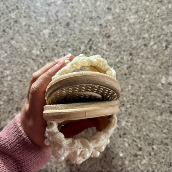 Girls White Sandals with Bead Embellishments Size 11.5C-12.5C - Picture 9 of 9